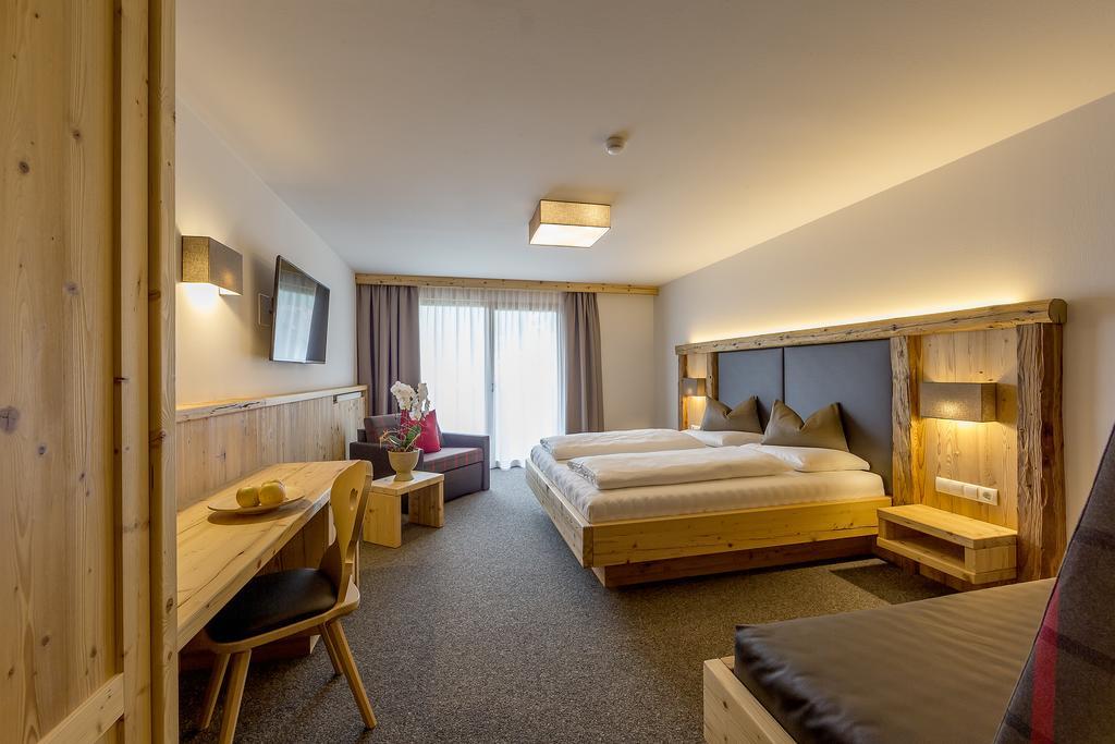 Hotel Anewandter Brunico Habitación foto