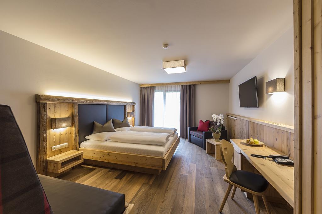 Hotel Anewandter Brunico Habitación foto